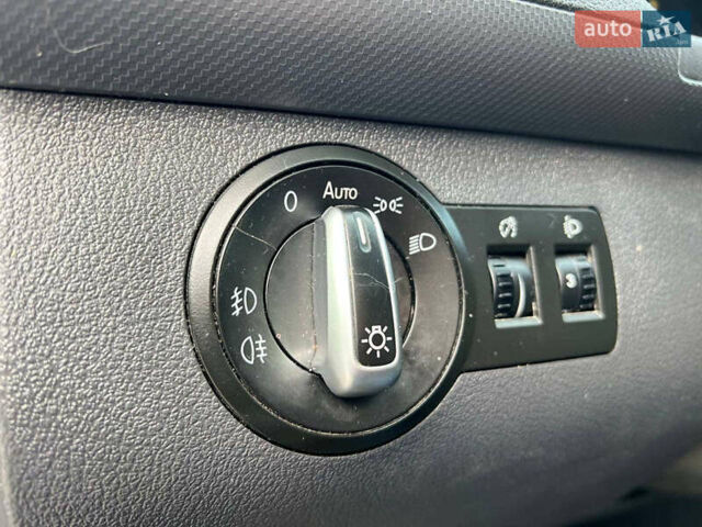 Синий Фольксваген Кадди, объемом двигателя 2 л и пробегом 275 тыс. км за 12590 $, фото 17 на Automoto.ua