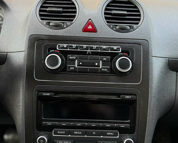 Синий Фольксваген Кадди, объемом двигателя 1.6 л и пробегом 183 тыс. км за 12499 $, фото 20 на Automoto.ua