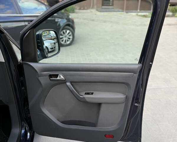 Синий Фольксваген Кадди, объемом двигателя 1.6 л и пробегом 183 тыс. км за 12499 $, фото 17 на Automoto.ua