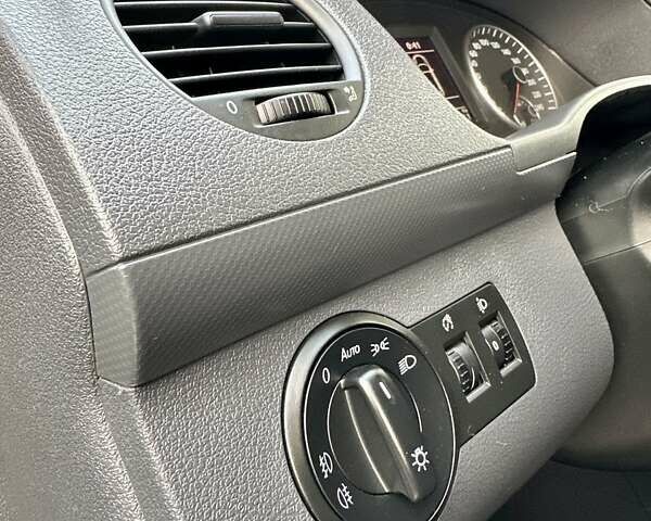 Синій Фольксваген Кадді, об'ємом двигуна 1.6 л та пробігом 230 тис. км за 12950 $, фото 32 на Automoto.ua