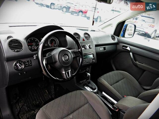 Синий Фольксваген Кадди, объемом двигателя 1.6 л и пробегом 264 тыс. км за 11900 $, фото 2 на Automoto.ua