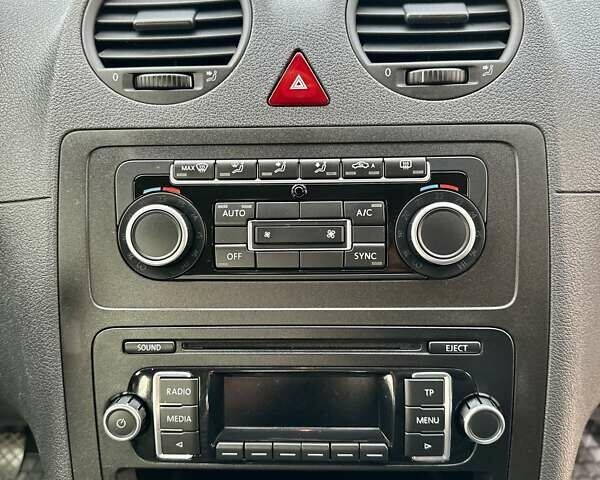 Синій Фольксваген Кадді, об'ємом двигуна 1.6 л та пробігом 230 тис. км за 12950 $, фото 28 на Automoto.ua