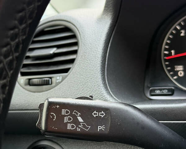 Синий Фольксваген Кадди, объемом двигателя 1.6 л и пробегом 281 тыс. км за 11200 $, фото 18 на Automoto.ua