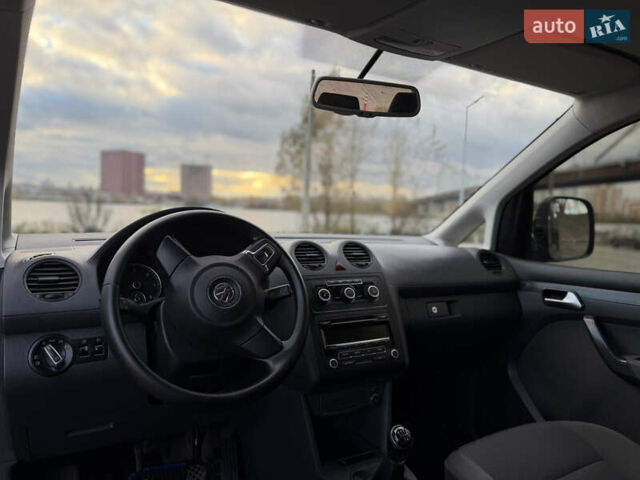 Синий Фольксваген Кадди, объемом двигателя 1.6 л и пробегом 281 тыс. км за 11200 $, фото 9 на Automoto.ua