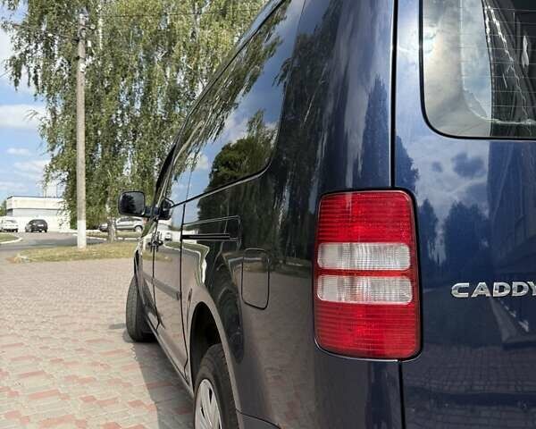 Синий Фольксваген Кадди, объемом двигателя 2 л и пробегом 350 тыс. км за 12000 $, фото 15 на Automoto.ua