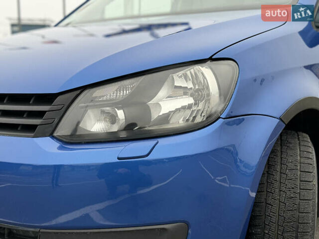 Синій Фольксваген Кадді, об'ємом двигуна 1.6 л та пробігом 251 тис. км за 12000 $, фото 4 на Automoto.ua