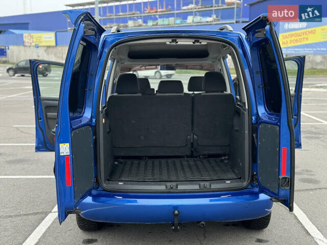 Синій Фольксваген Кадді, об'ємом двигуна 1.6 л та пробігом 251 тис. км за 12000 $, фото 21 на Automoto.ua