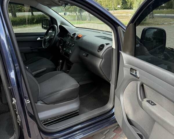 Синий Фольксваген Кадди, объемом двигателя 2 л и пробегом 350 тыс. км за 12000 $, фото 9 на Automoto.ua