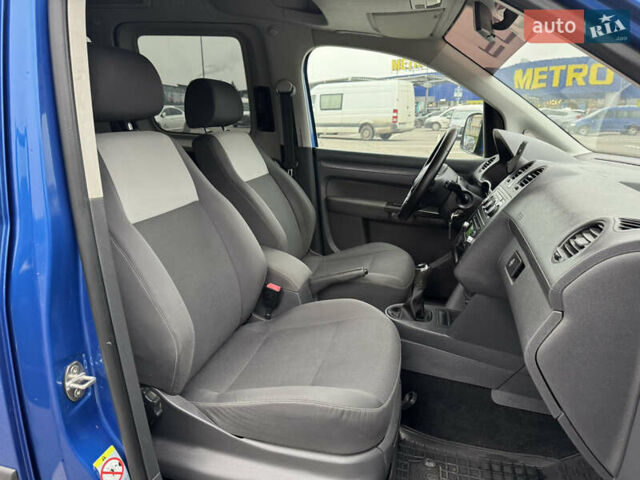 Синій Фольксваген Кадді, об'ємом двигуна 1.6 л та пробігом 251 тис. км за 12000 $, фото 17 на Automoto.ua