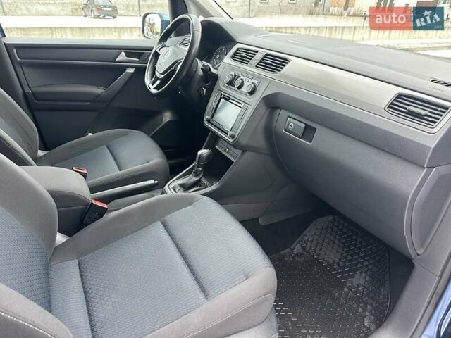 Синий Фольксваген Кадди, объемом двигателя 2 л и пробегом 259 тыс. км за 17700 $, фото 1 на Automoto.ua