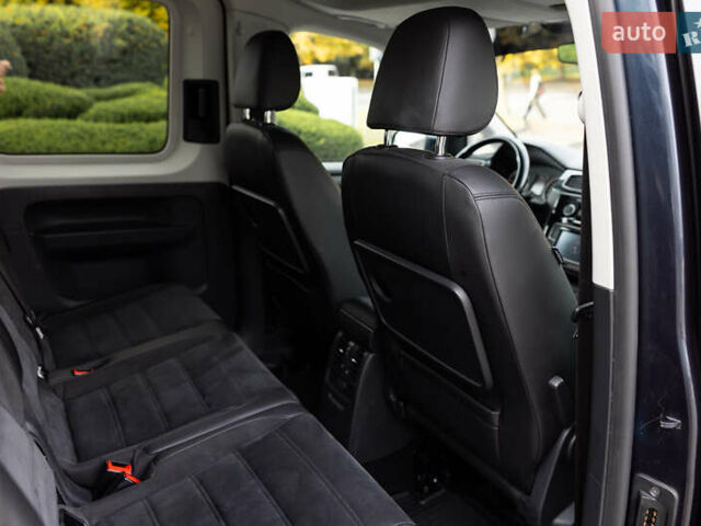 Синий Фольксваген Кадди, объемом двигателя 2 л и пробегом 257 тыс. км за 18800 $, фото 67 на Automoto.ua