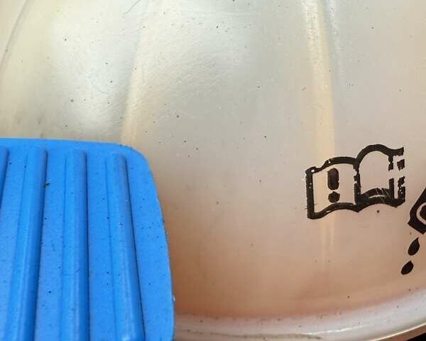 Синій Фольксваген Кадді, об'ємом двигуна 2 л та пробігом 239 тис. км за 16750 $, фото 43 на Automoto.ua