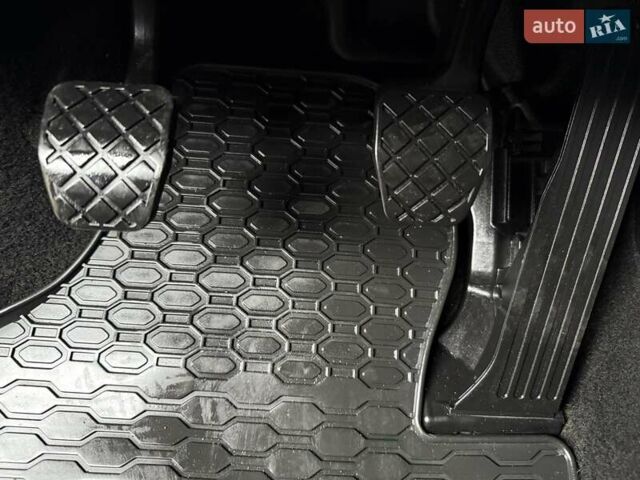 Синій Фольксваген Кадді, об'ємом двигуна 2 л та пробігом 239 тис. км за 16750 $, фото 64 на Automoto.ua