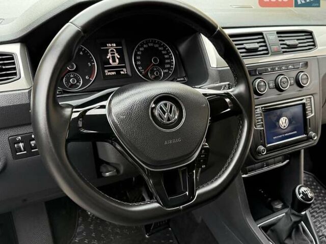 Синій Фольксваген Кадді, об'ємом двигуна 2 л та пробігом 239 тис. км за 16750 $, фото 48 на Automoto.ua