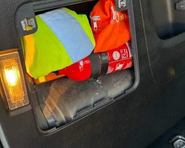 Синий Фольксваген Кадди, объемом двигателя 1.97 л и пробегом 259 тыс. км за 16200 $, фото 30 на Automoto.ua