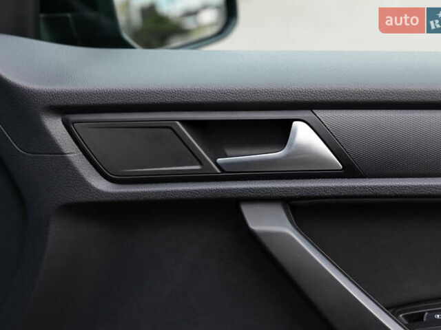 Синий Фольксваген Кадди, объемом двигателя 2 л и пробегом 257 тыс. км за 18800 $, фото 62 на Automoto.ua