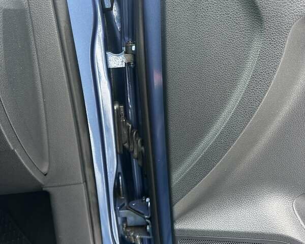 Синий Фольксваген Кадди, объемом двигателя 2 л и пробегом 259 тыс. км за 17700 $, фото 26 на Automoto.ua