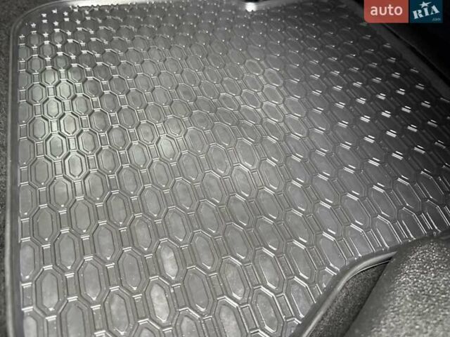 Синій Фольксваген Кадді, об'ємом двигуна 2 л та пробігом 239 тис. км за 16750 $, фото 112 на Automoto.ua