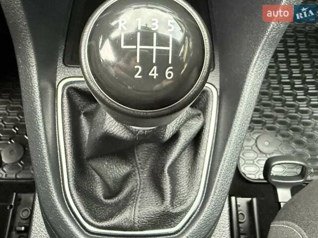 Синій Фольксваген Кадді, об'ємом двигуна 2 л та пробігом 239 тис. км за 16750 $, фото 70 на Automoto.ua