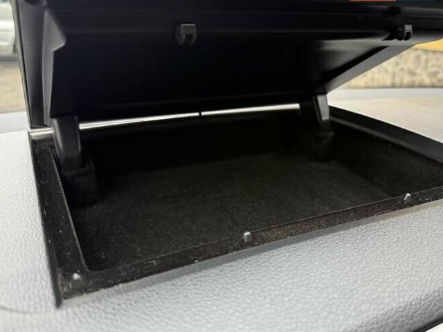 Синій Фольксваген Кадді, об'ємом двигуна 2 л та пробігом 239 тис. км за 16750 $, фото 80 на Automoto.ua