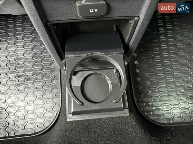 Синій Фольксваген Кадді, об'ємом двигуна 2 л та пробігом 239 тис. км за 16750 $, фото 100 на Automoto.ua