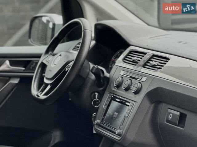 Синий Фольксваген Кадди, объемом двигателя 2 л и пробегом 187 тыс. км за 16950 $, фото 22 на Automoto.ua