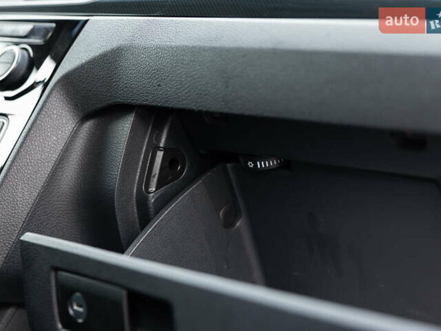 Синий Фольксваген Кадди, объемом двигателя 2 л и пробегом 257 тыс. км за 18800 $, фото 65 на Automoto.ua