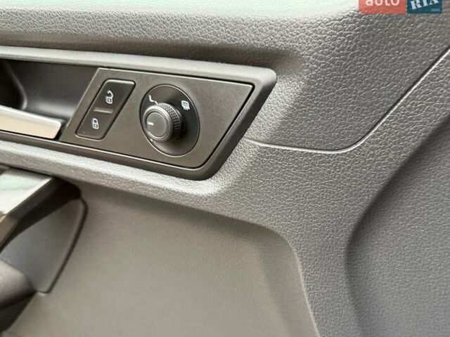 Синій Фольксваген Кадді, об'ємом двигуна 2 л та пробігом 239 тис. км за 16750 $, фото 75 на Automoto.ua