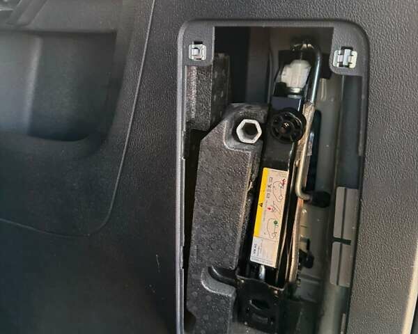 Синий Фольксваген Кадди, объемом двигателя 1.97 л и пробегом 259 тыс. км за 16200 $, фото 31 на Automoto.ua