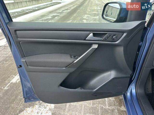 Синий Фольксваген Кадди, объемом двигателя 2 л и пробегом 259 тыс. км за 17700 $, фото 17 на Automoto.ua