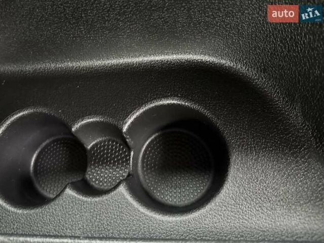 Синій Фольксваген Кадді, об'ємом двигуна 2 л та пробігом 239 тис. км за 16750 $, фото 108 на Automoto.ua