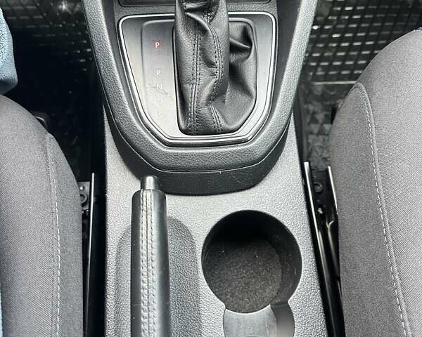 Синий Фольксваген Кадди, объемом двигателя 2 л и пробегом 259 тыс. км за 17700 $, фото 12 на Automoto.ua