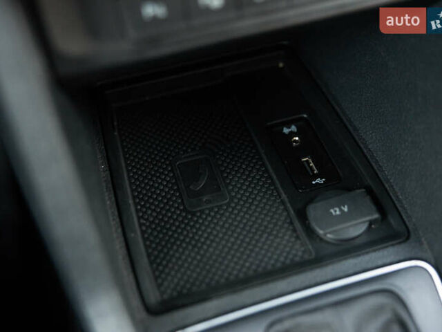 Синий Фольксваген Кадди, объемом двигателя 2 л и пробегом 257 тыс. км за 18800 $, фото 56 на Automoto.ua