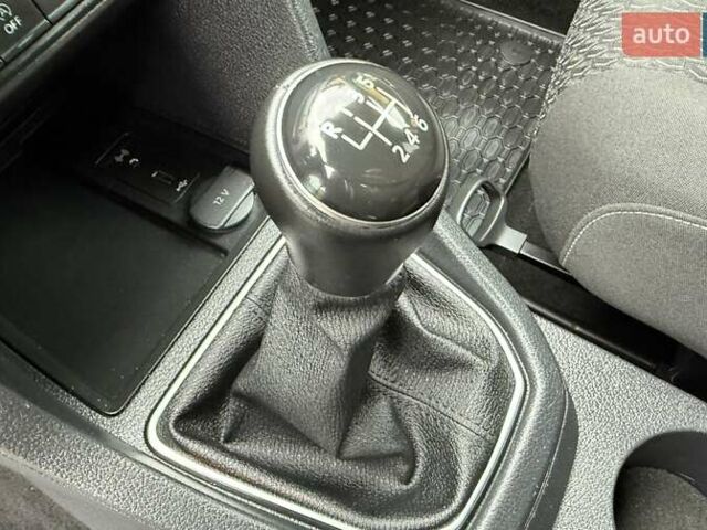 Синій Фольксваген Кадді, об'ємом двигуна 2 л та пробігом 239 тис. км за 16750 $, фото 66 на Automoto.ua