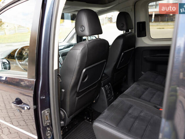 Синий Фольксваген Кадди, объемом двигателя 2 л и пробегом 257 тыс. км за 18800 $, фото 71 на Automoto.ua