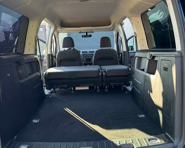 Синий Фольксваген Кадди, объемом двигателя 1.97 л и пробегом 259 тыс. км за 16200 $, фото 21 на Automoto.ua