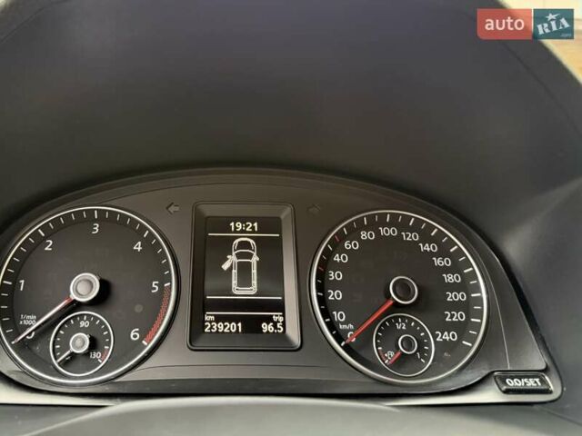 Синій Фольксваген Кадді, об'ємом двигуна 2 л та пробігом 239 тис. км за 16750 $, фото 76 на Automoto.ua