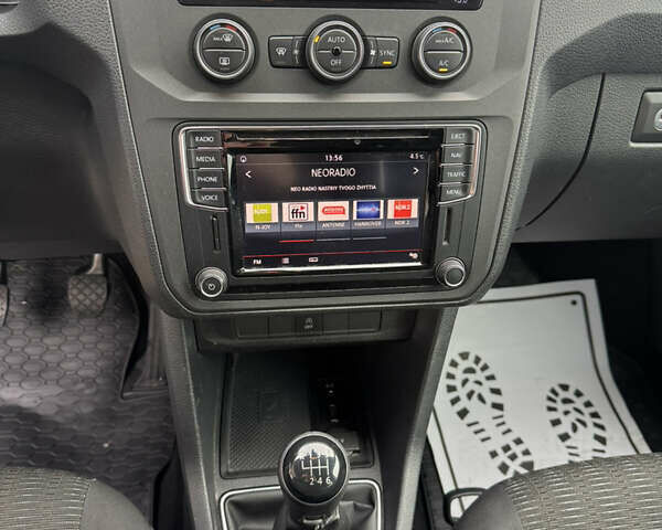 Синий Фольксваген Кадди, объемом двигателя 2 л и пробегом 260 тыс. км за 17700 $, фото 18 на Automoto.ua