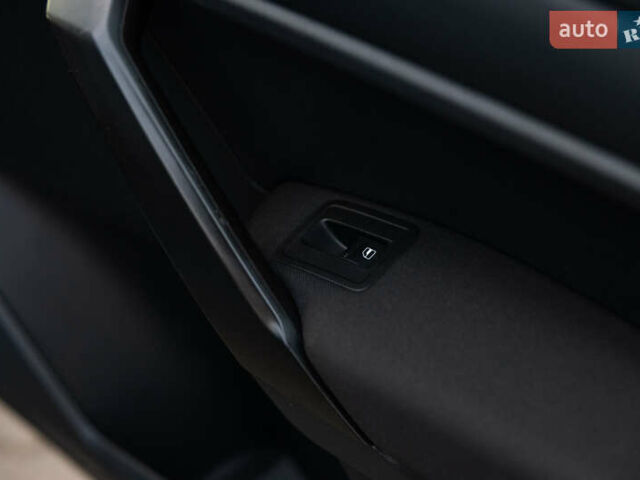 Синий Фольксваген Кадди, объемом двигателя 2 л и пробегом 203 тыс. км за 17300 $, фото 53 на Automoto.ua