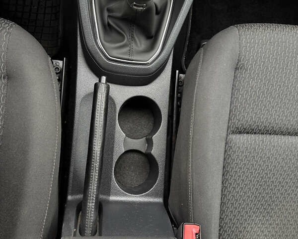 Синий Фольксваген Кадди, объемом двигателя 2 л и пробегом 287 тыс. км за 16700 $, фото 49 на Automoto.ua