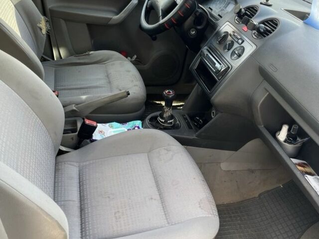 Синий Фольксваген Кадди, объемом двигателя 1.9 л и пробегом 593 тыс. км за 2300 $, фото 6 на Automoto.ua