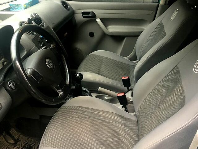 Зеленый Фольксваген Кадди, объемом двигателя 1.9 л и пробегом 272 тыс. км за 5500 $, фото 2 на Automoto.ua