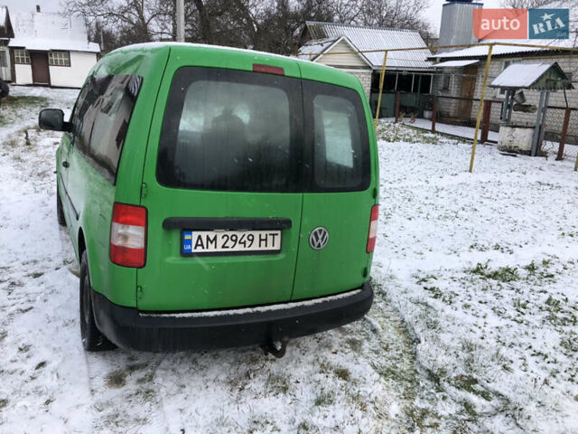 Зеленый Фольксваген Кадди, объемом двигателя 1.97 л и пробегом 320 тыс. км за 4000 $, фото 1 на Automoto.ua