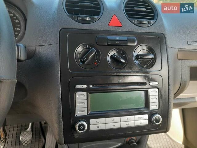 Зеленый Фольксваген Кадди, объемом двигателя 1.9 л и пробегом 340 тыс. км за 5800 $, фото 10 на Automoto.ua
