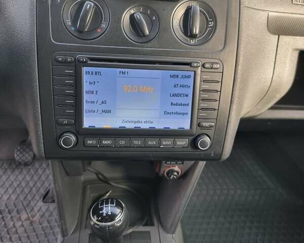 Зеленый Фольксваген Кадди, объемом двигателя 1.6 л и пробегом 256 тыс. км за 5900 $, фото 27 на Automoto.ua