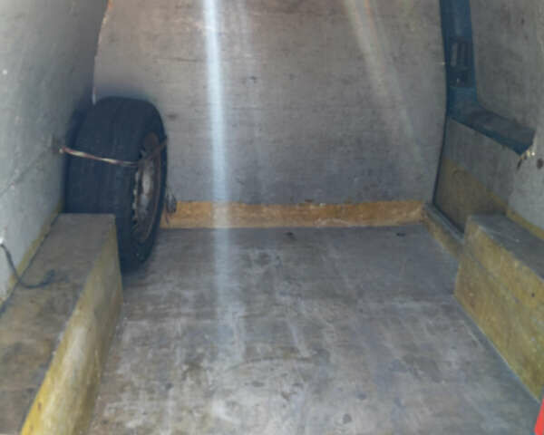 Зеленый Фольксваген Кадди, объемом двигателя 1.39 л и пробегом 250 тыс. км за 3117 $, фото 5 на Automoto.ua