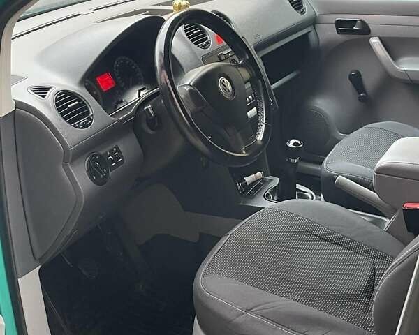 Зеленый Фольксваген Кадди, объемом двигателя 1.97 л и пробегом 356 тыс. км за 4800 $, фото 7 на Automoto.ua