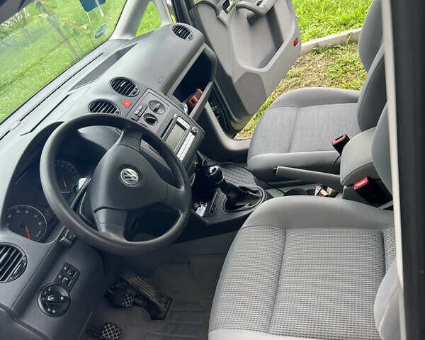 Зеленый Фольксваген Кадди, объемом двигателя 1.6 л и пробегом 285 тыс. км за 5700 $, фото 8 на Automoto.ua