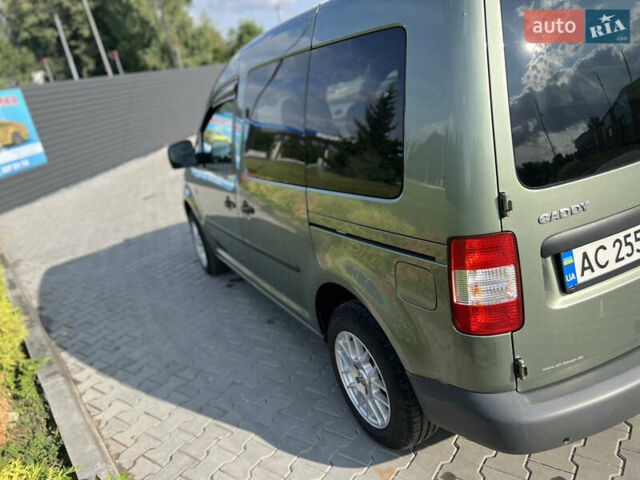 Зеленый Фольксваген Кадди, объемом двигателя 1.6 л и пробегом 285 тыс. км за 5700 $, фото 4 на Automoto.ua