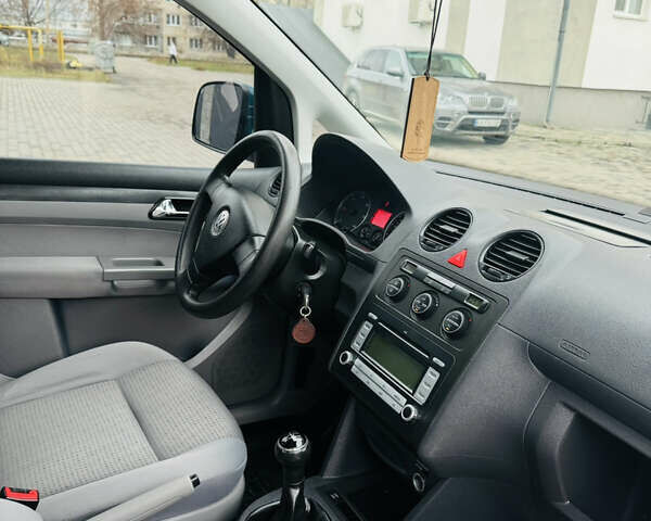 Зеленый Фольксваген Кадди, объемом двигателя 1.9 л и пробегом 313 тыс. км за 9400 $, фото 31 на Automoto.ua